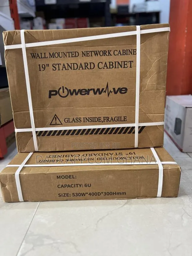6U 19” Wall Mounted Network Cabinet 530x400x300mm · Photo 1