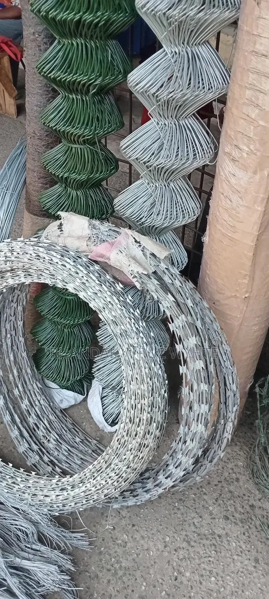 Razor Wire · Photo 1