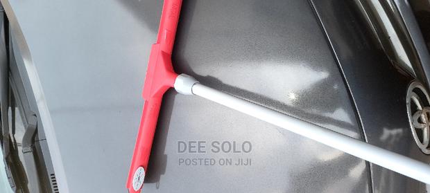 Floor Squeegee · Photo 3