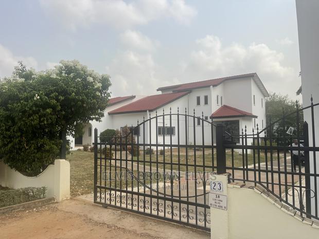 4bdrm Mansion in Living Large, Adjiriganor for Sale · Photo 2