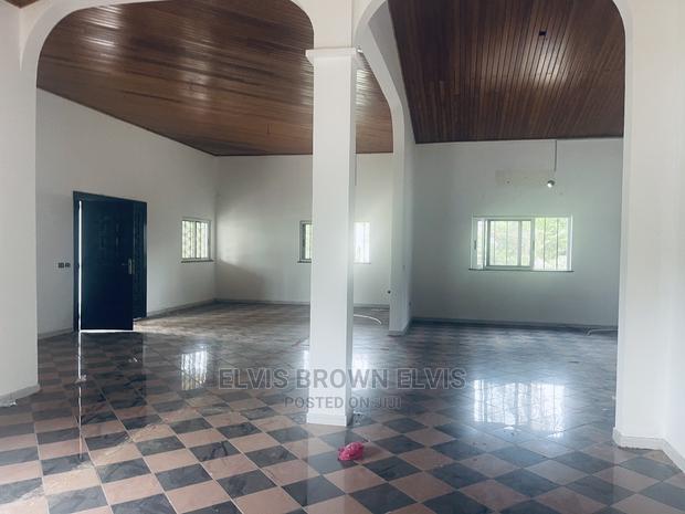 4bdrm Mansion in Living Large, Adjiriganor for Sale · Photo 5