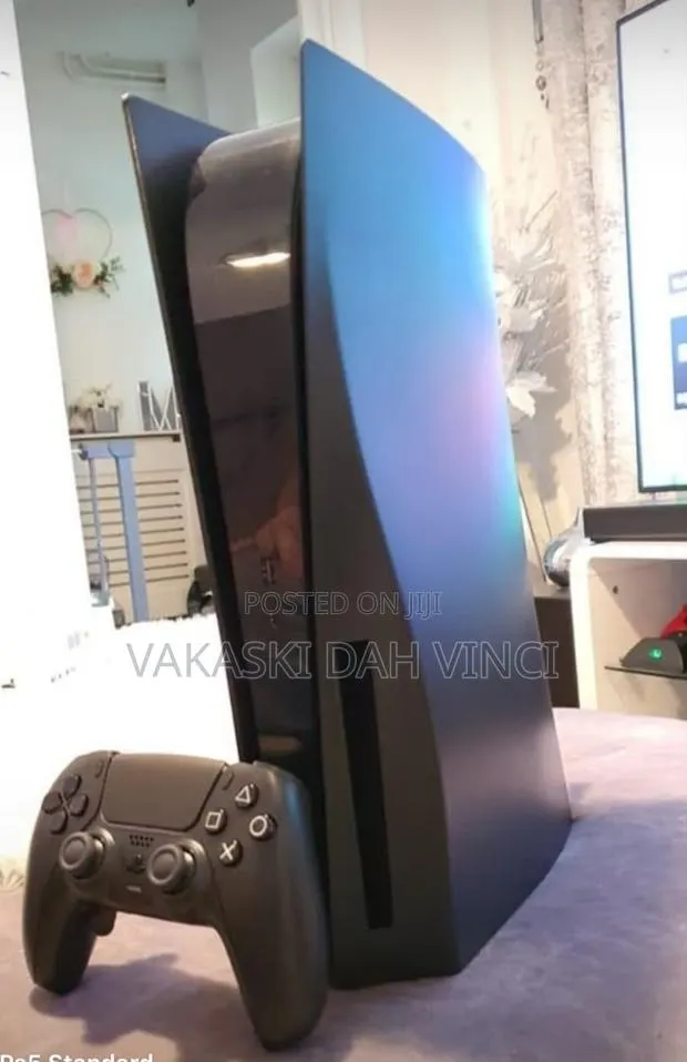 Selling PS5 Standard With Online / Offline Games · Photo 1