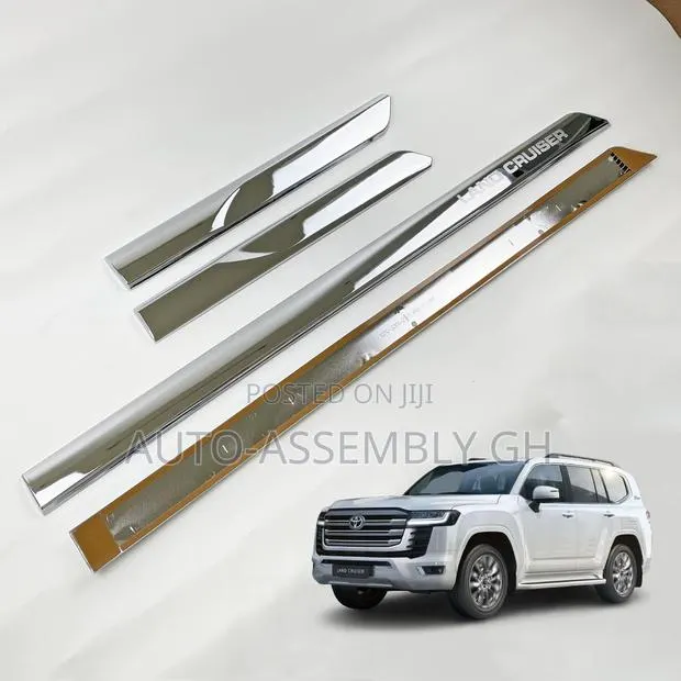 Toyota Land Cruiser 300 (LC300) Door Mouldings/Chrome (ORIGINAL) · Photo 1