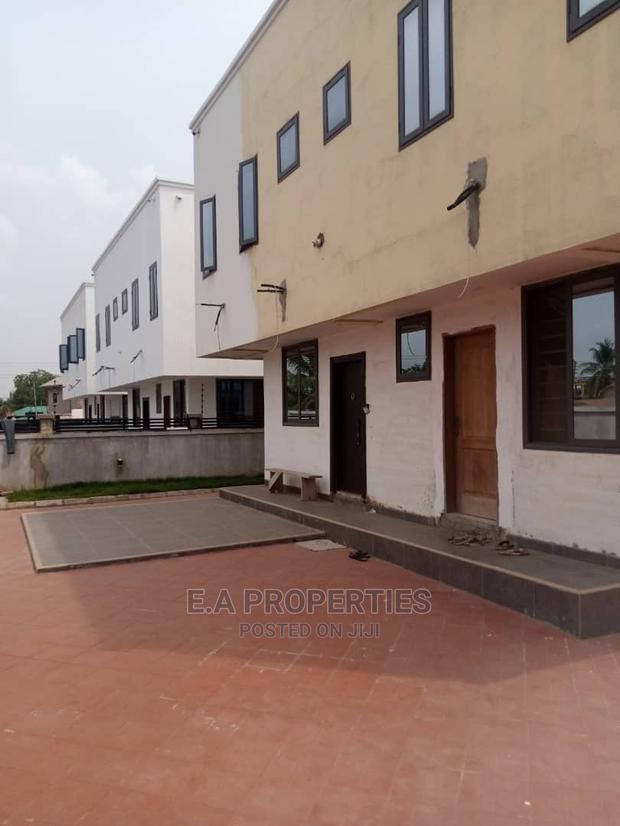 4bdrm House in E a Properties, School Junction for Sale · Photo 4