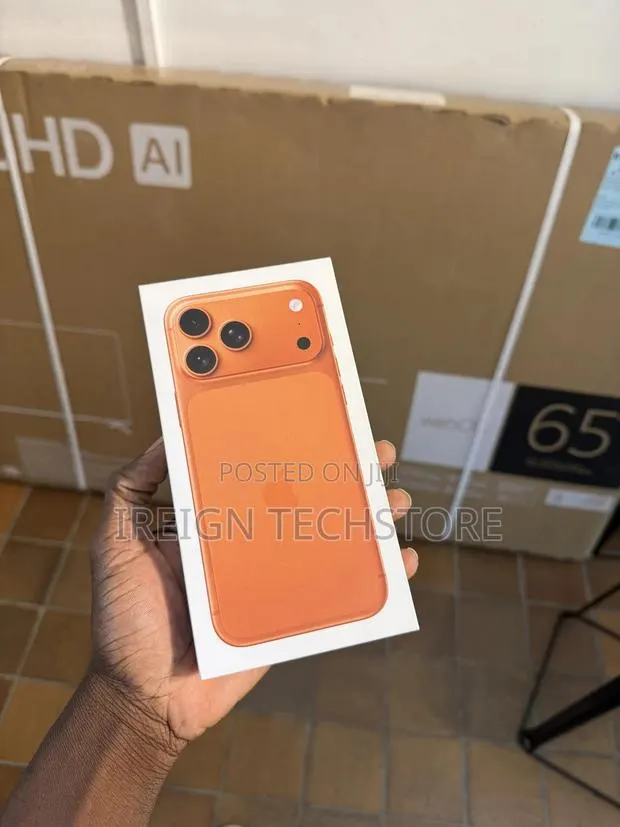 New Apple iPhone 17 Pro Max 256 GB Orange · Photo 1