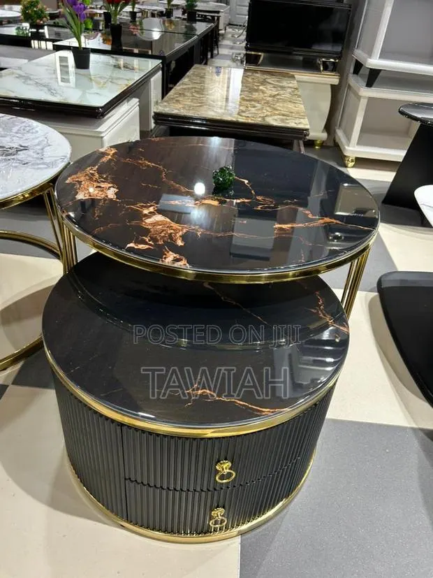 Glass Center Table · Photo 1
