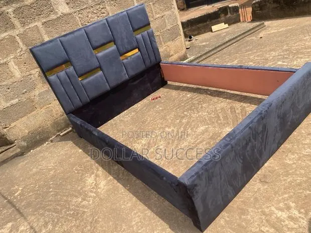 Design Partner Bedframe · Photo 1
