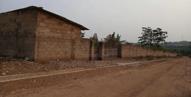 14 Registered Plots · Photo 1
