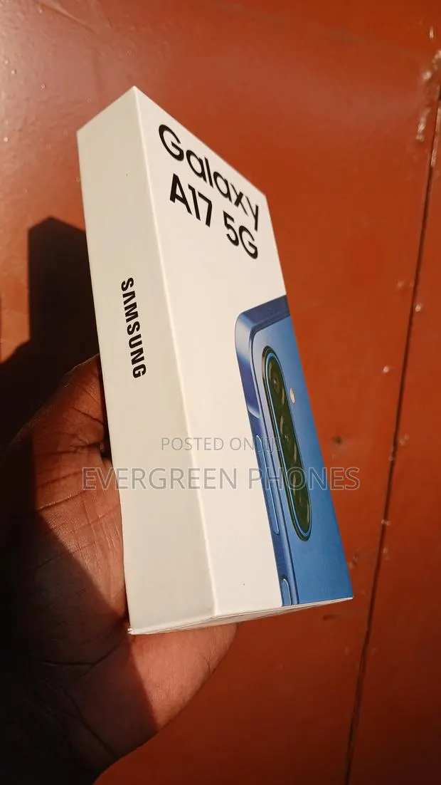 New Samsung Galaxy A17 5G 256 GB Blue · Photo 1
