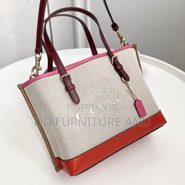 Coach Molie Handbag · Photo 1