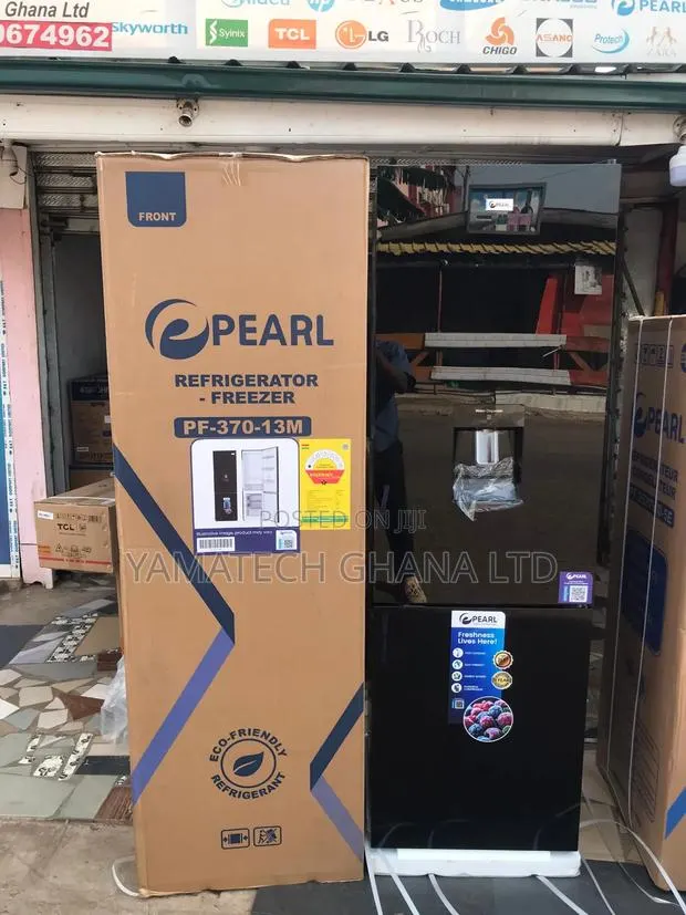 Beautiful Design Pearl Black Mirror 262 Litre Fridge With Dispenser
