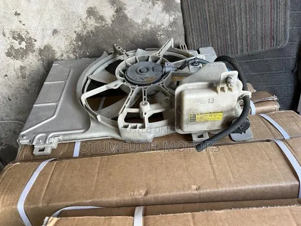 Toyota Vitz 2008 2009 2010 2011 Cooling Fan (Radiator Fan) · Photo 1