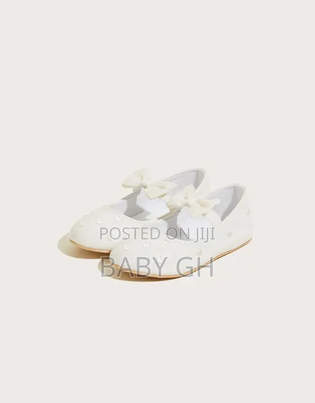 Patent Heart Embroidered Walker Shoes Ivory · Photo 1