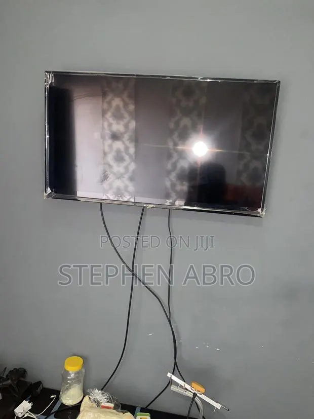 Digital and Satellite Nasco 43 Inch TV for Sale · Photo 1