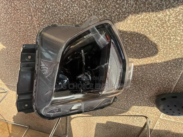Headlight Santafe 2019-2020-2021 With Charger · Photo 1