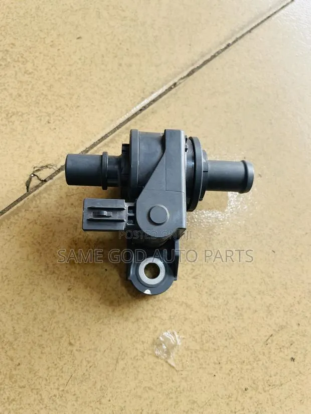 Toyota Corolla/Camry/Cross 2018-2024 Coolant Water Control Valve · Photo 1