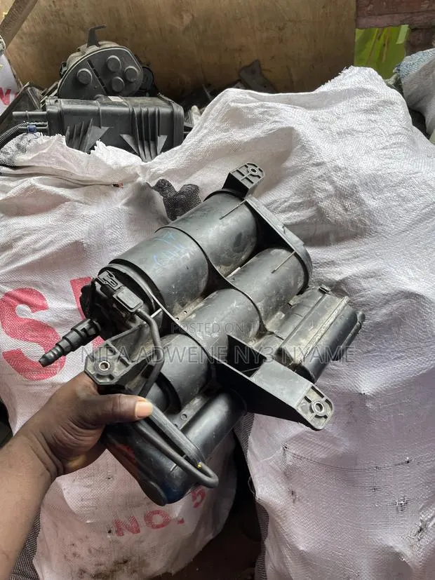 Charcoal Canister · Photo 1