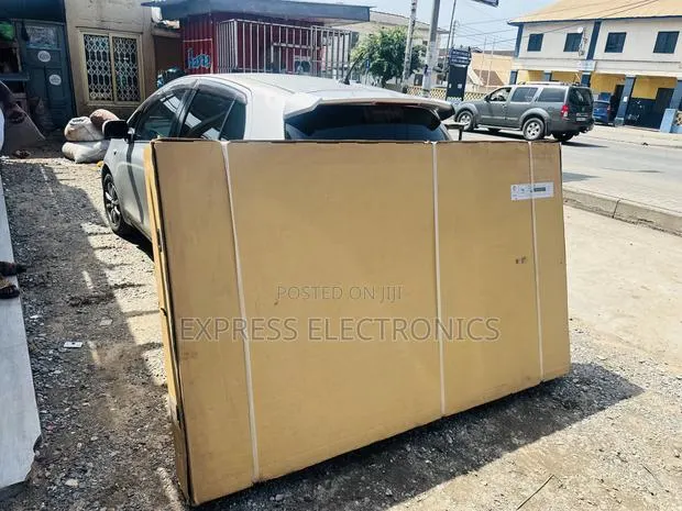 Ultra Modern Qled Smart Samsung 85”Q70c Television · Photo 1