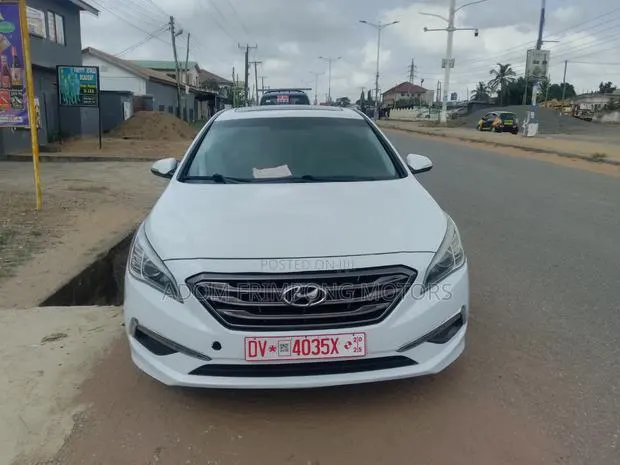 Hyundai Sonata Limited Sedan FWD (2.4L 4cyl 6A) 2017 White · Photo 1