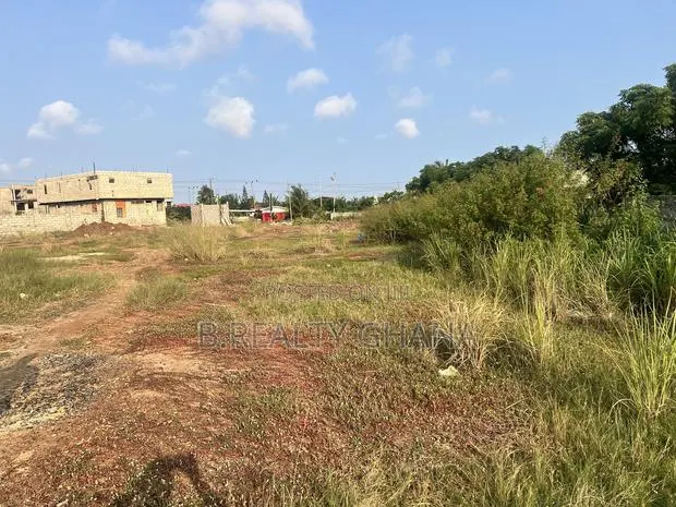 Land for Sale at Spintex · Photo 1