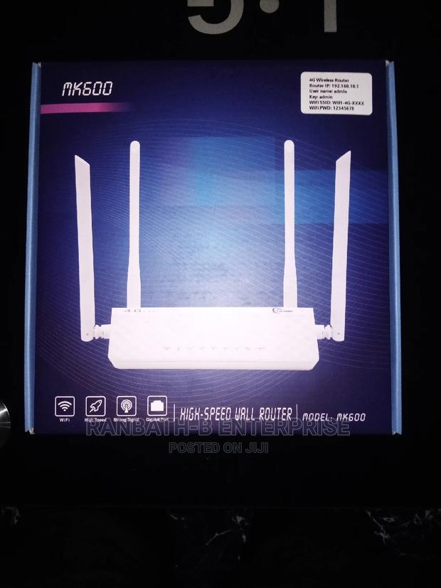 Universal 4G LTE Wireless Router · Photo 3