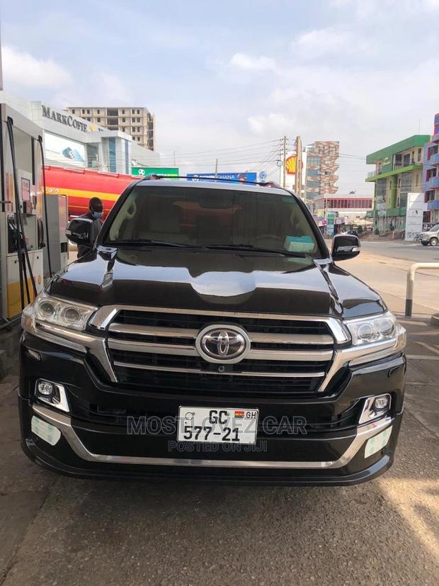 Car Rentals . Landcruiser V8 for Rent in Ghana · Photo 3