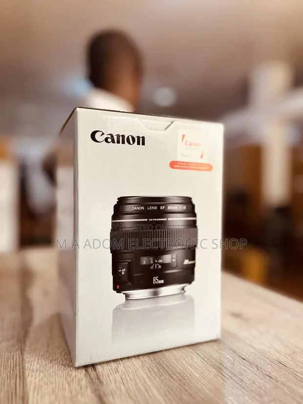 Ef F/1.8 USM Canon Lens · Photo 1