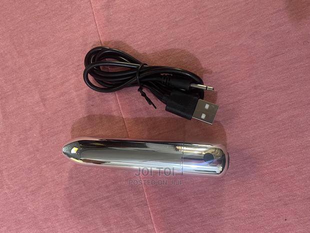 Rechargeable Mini Bullet Vibrator · Photo 1