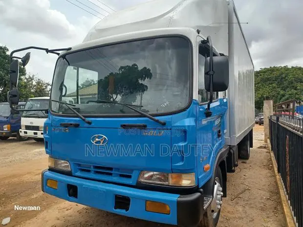 5ton Container Blue White · Photo 1