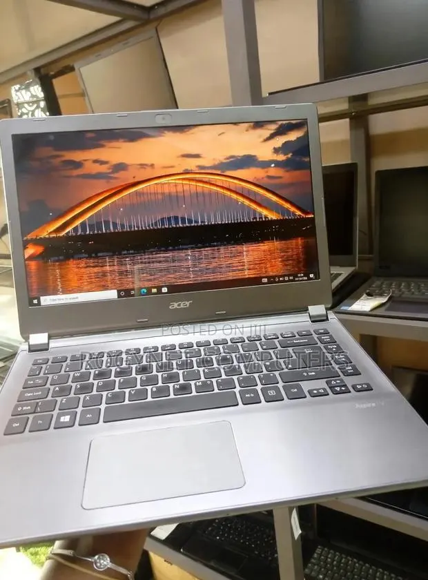 Laptop Acer Aspire V5-473 8GB Intel Core i5 HDD 500GB · Photo 1