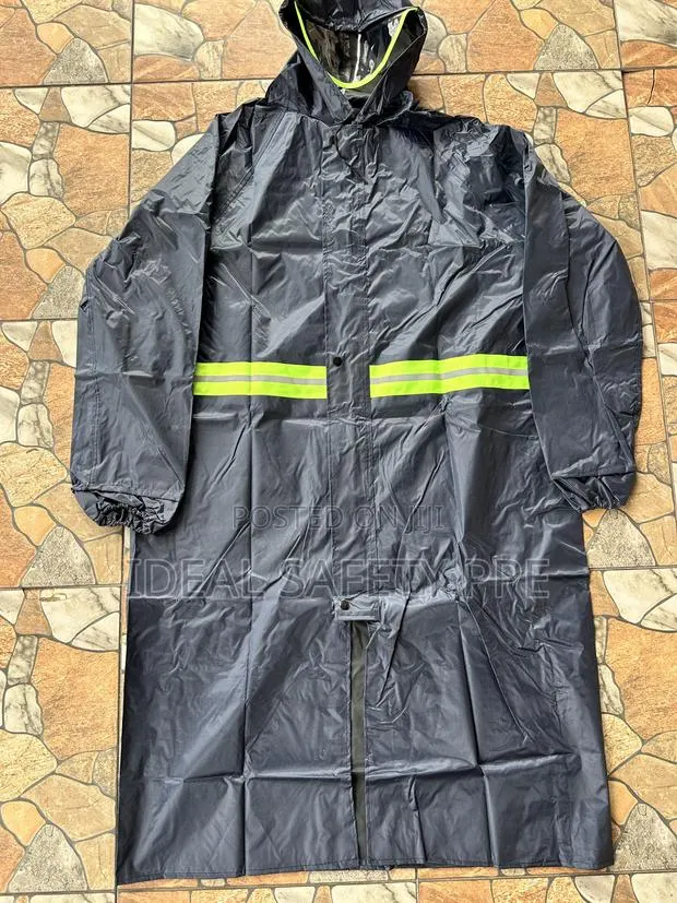 Long Raincoat Or Reflective Rain Jacket · Photo 1