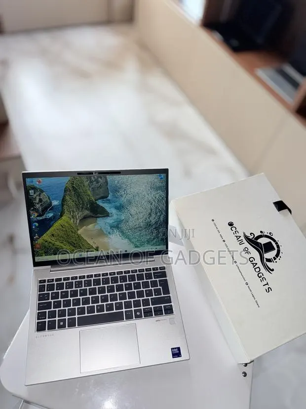 Laptop HP Elitebook 830 G11 16GB Intel Core Ultra 5 SSD 256GB · Photo 1