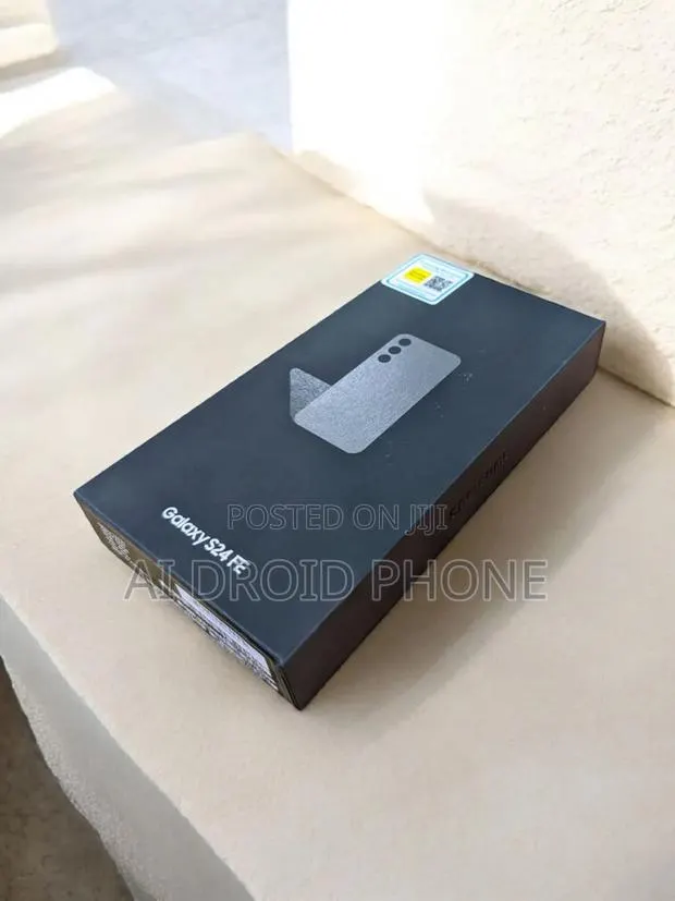 New Samsung Galaxy S24 FE 128 GB Gray · Photo 1