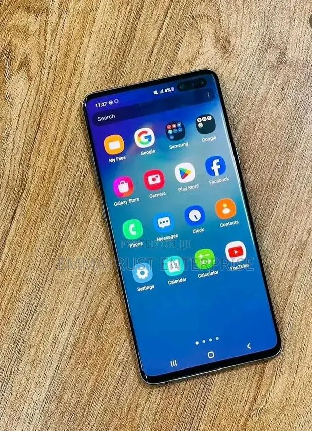New Samsung Galaxy S10 128 GB Black · Photo 1