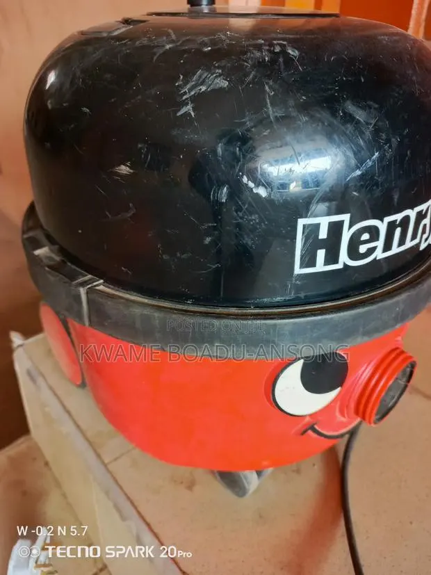 Vacuum Cleaner · Photo 1