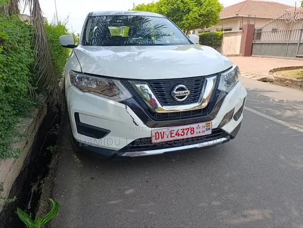Nissan Rogue S AWD 2017 White · Photo 1