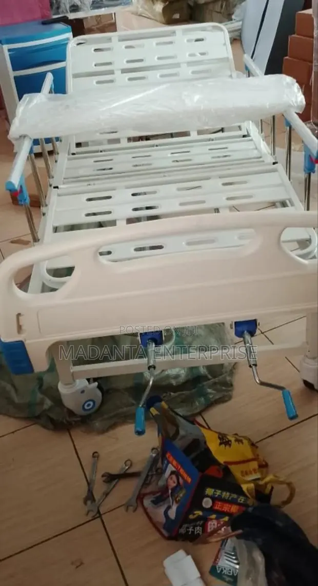 2crank Hospital Bed Without Mattress · Photo 1