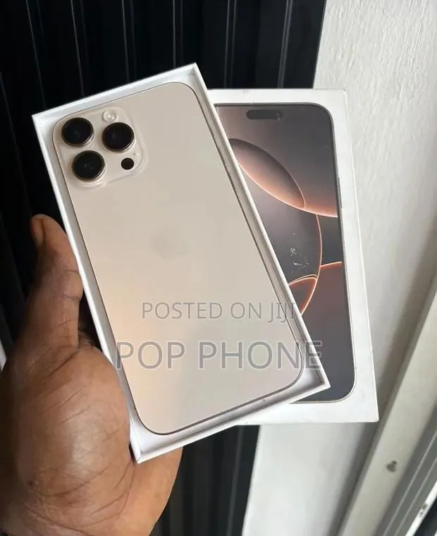 Apple iPhone 16 Pro Max 256 GB Gold · Photo 1