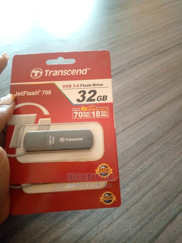 Transcend 32GB Flash Drive · Photo 1