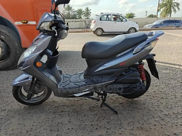 Kymco 2002 Beige · Photo 1