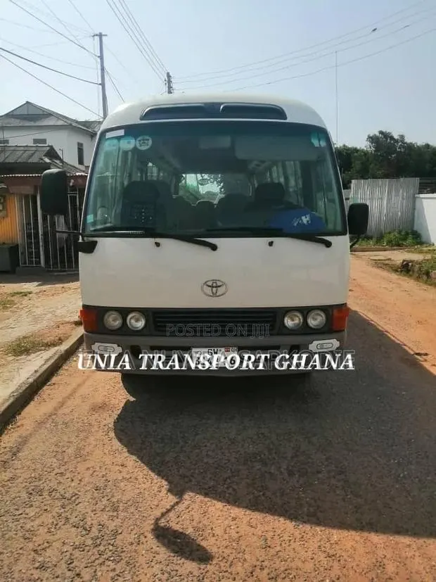 Bus Rental Services for Movie Shooting Trips · Photo 1
