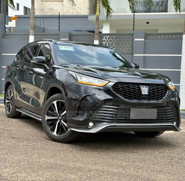 Toyota Highlander XLE AWD 2023 Black · Photo 1