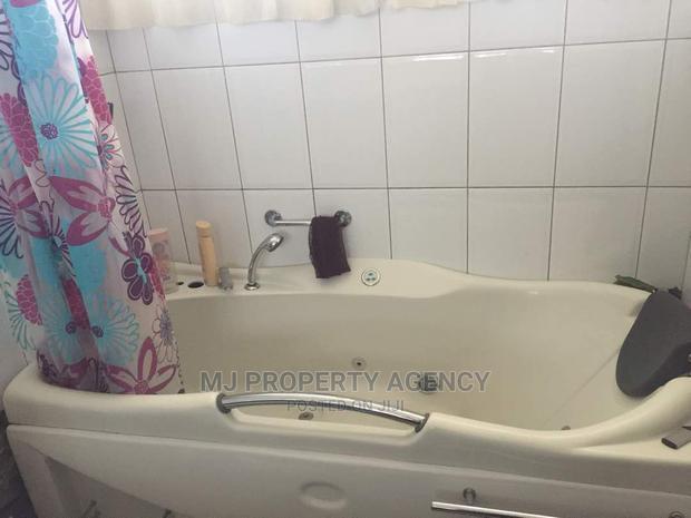 10bdrm House in Community 12, Tema Metropolitan for sale · Photo 4
