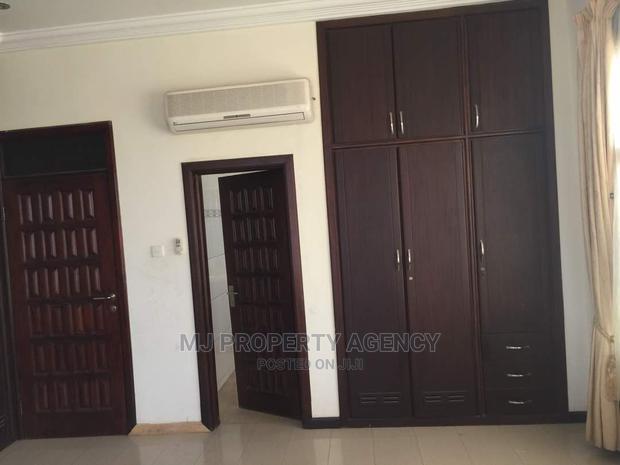 10bdrm House in Community 12, Tema Metropolitan for sale · Photo 5