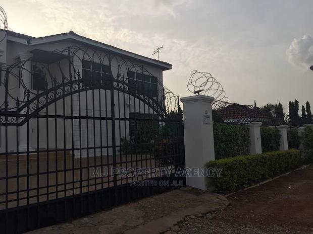 10bdrm House in Community 12, Tema Metropolitan for sale · Photo 7