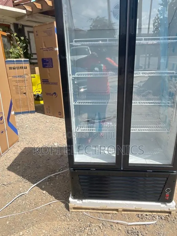 Ultra-Titanic Pearl 400l Display Cooler Built for Serious Business! · Photo 1