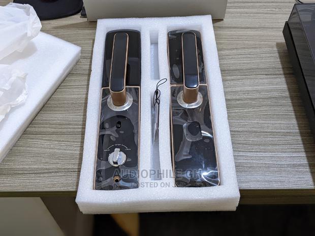 High Security Smart Door Lock · Photo 2