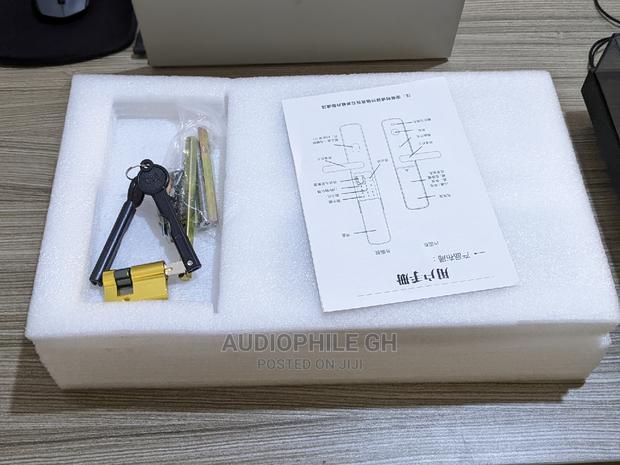 High Security Smart Door Lock · Photo 5