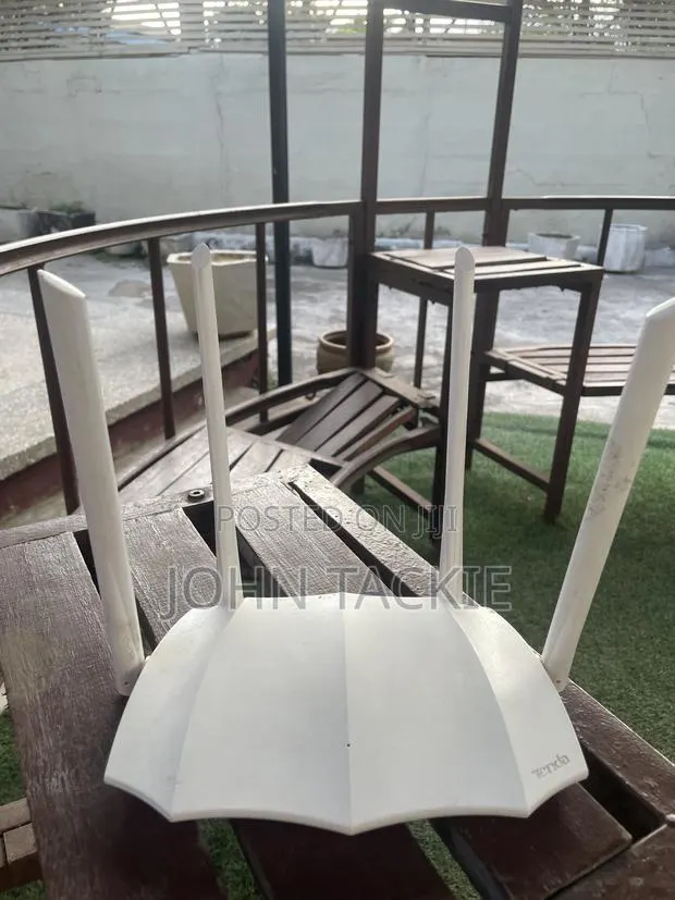 Tenda Wifi Extender · Photo 1