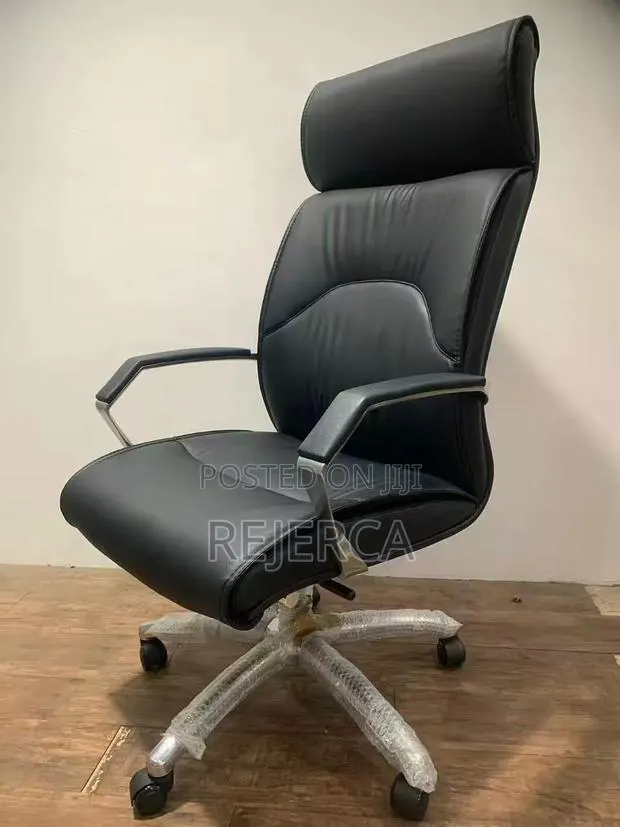 Executive Office Swivel Chair · Photo 1